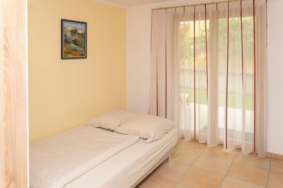 Apartment Cozy Garconniere Near Innsbruck Vols